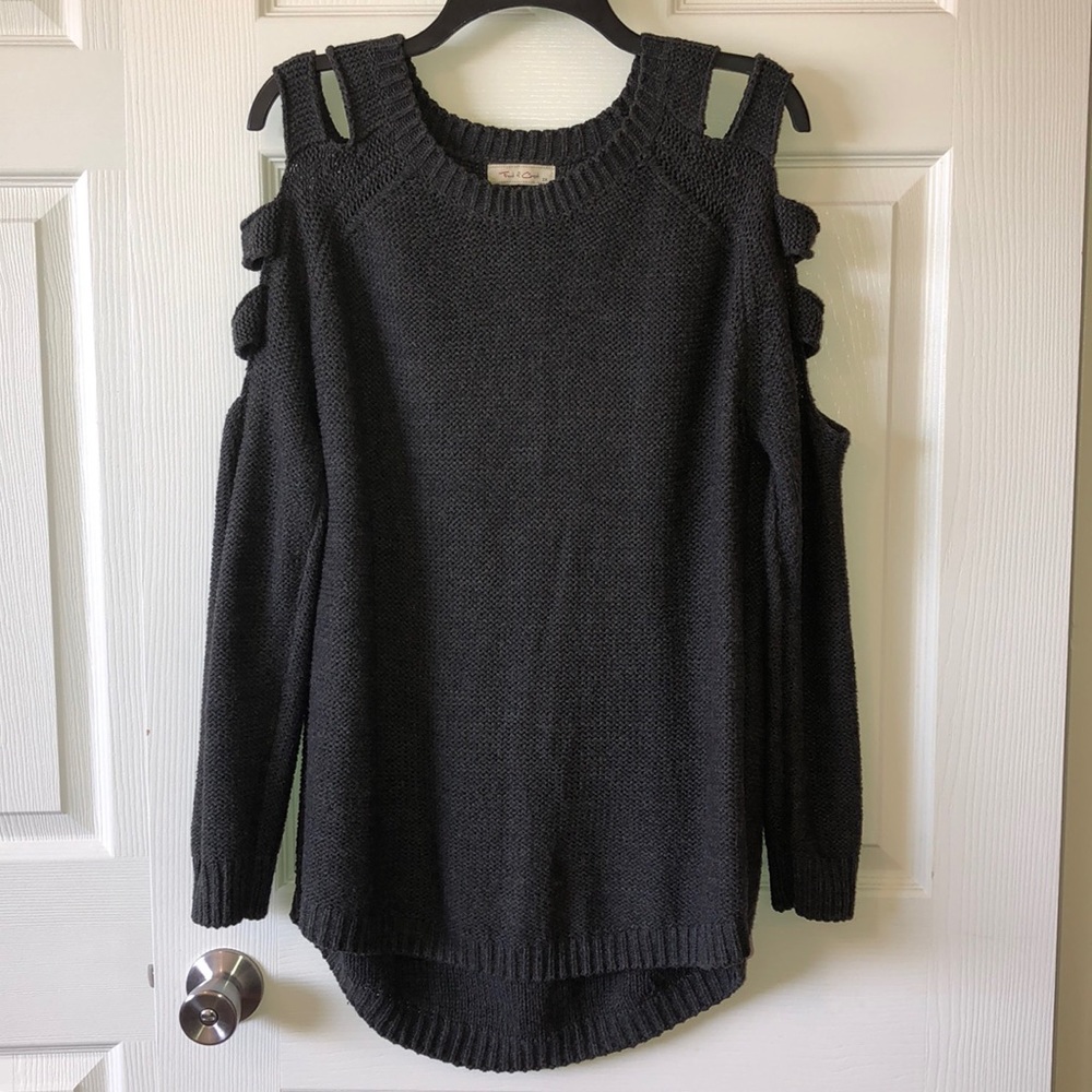 Olive/gray knitted sweater cut open shoulders 2x